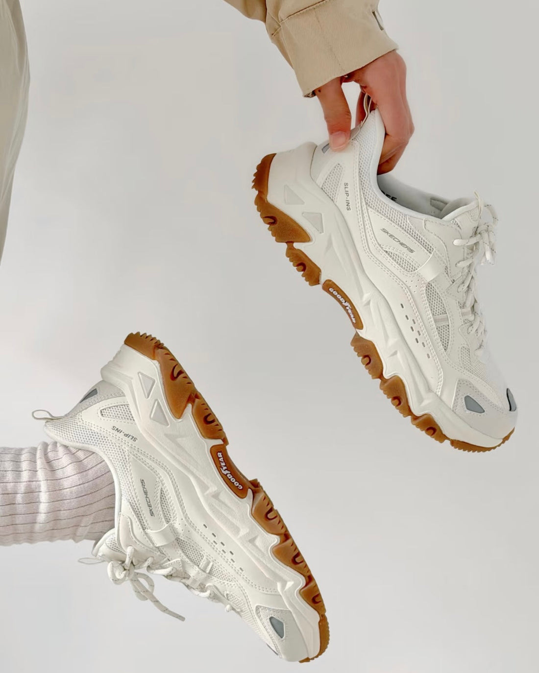 SKECHERS