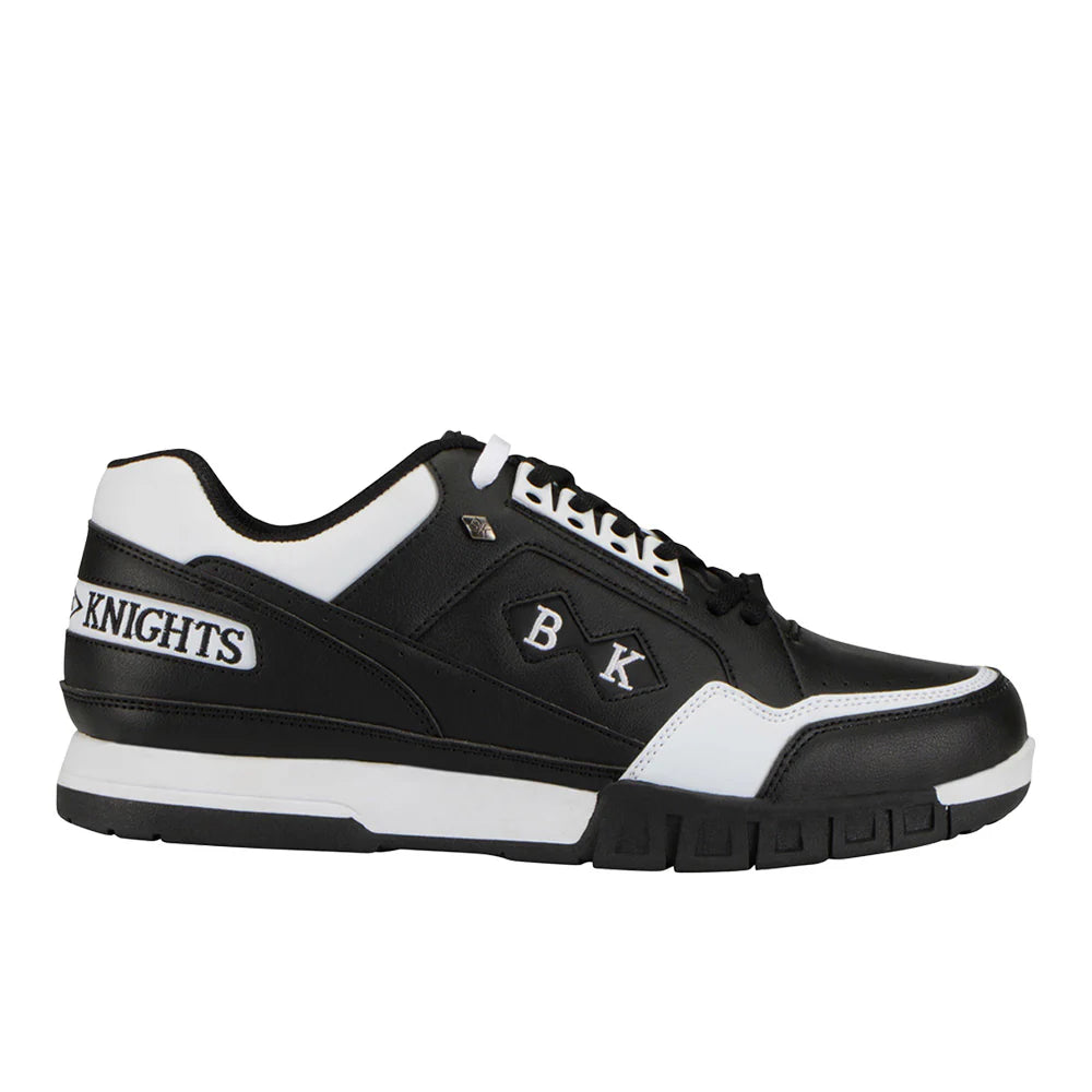 Metros Sneakers
